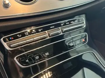 MERCEDES-BENZ E 300 e AMG Line