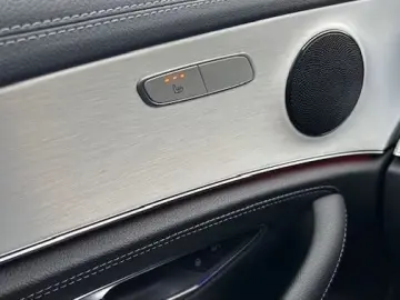 MERCEDES-BENZ E 300 e AMG Line