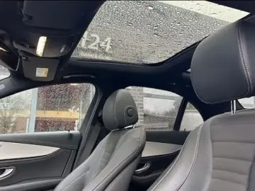 MERCEDES-BENZ E 300 e AMG Line