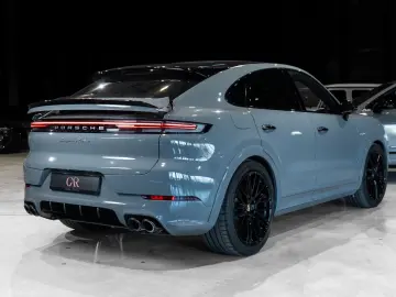 PORSCHE Cayenne Coupe Turbo E-Hybrid HD Matrix 360
