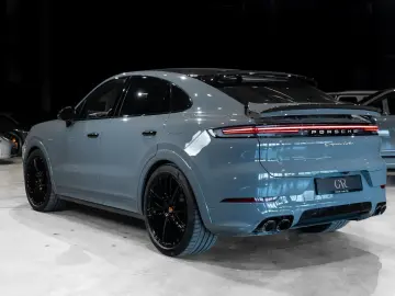 PORSCHE Cayenne Coupe Turbo E-Hybrid HD Matrix 360