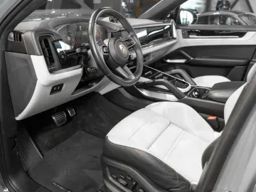 PORSCHE Cayenne Coupe Turbo E-Hybrid HD Matrix 360