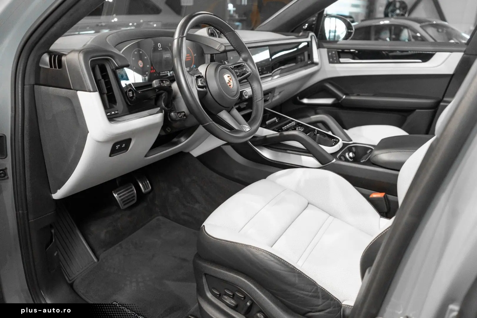 PORSCHE Cayenne Coupe Turbo E-Hybrid HD Matrix 360