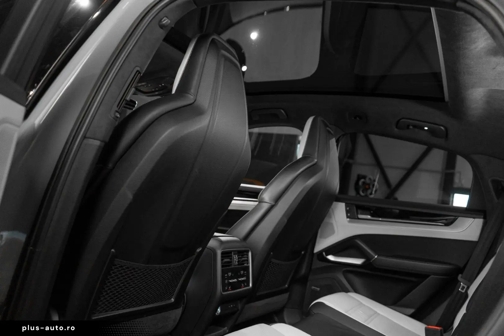 PORSCHE Cayenne Coupe Turbo E-Hybrid HD Matrix 360