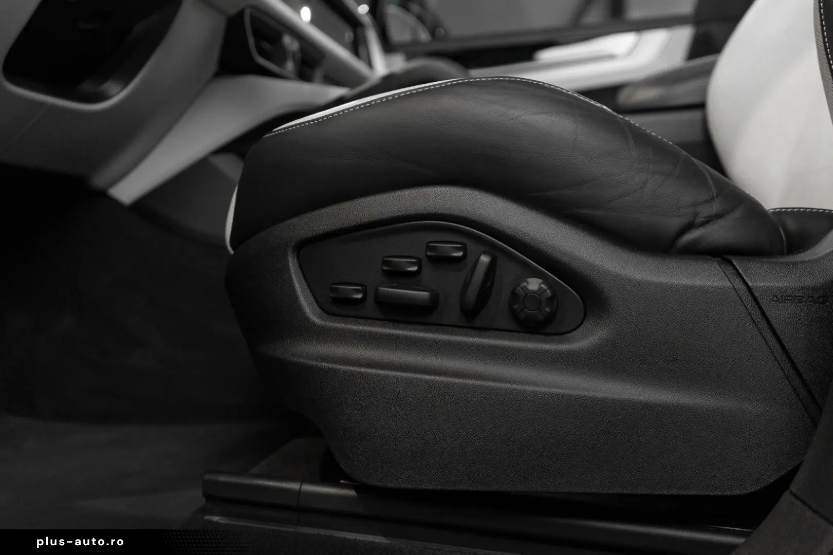 PORSCHE Cayenne Coupe Turbo E-Hybrid HD Matrix 360