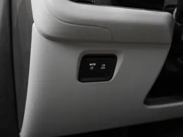 PORSCHE Cayenne Coupe Turbo E-Hybrid HD Matrix 360