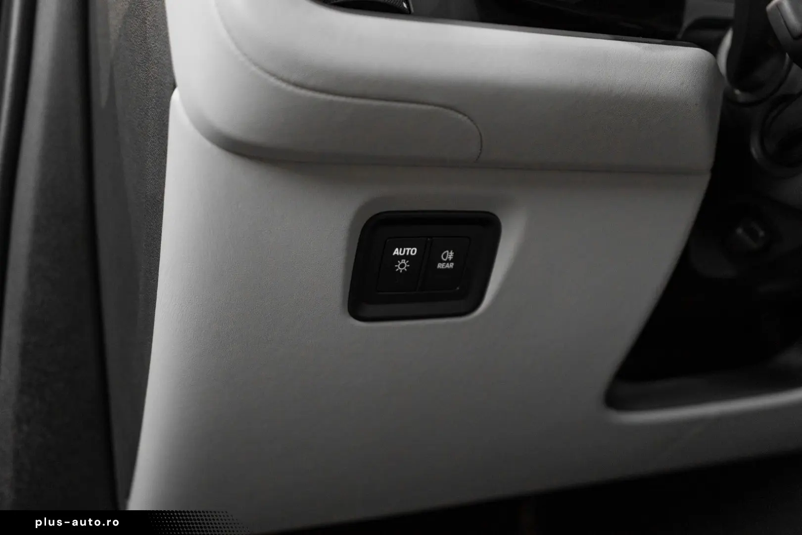 PORSCHE Cayenne Coupe Turbo E-Hybrid HD Matrix 360