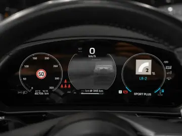 PORSCHE Cayenne Coupe Turbo E-Hybrid HD Matrix 360