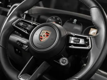 PORSCHE Cayenne Coupe Turbo E-Hybrid HD Matrix 360