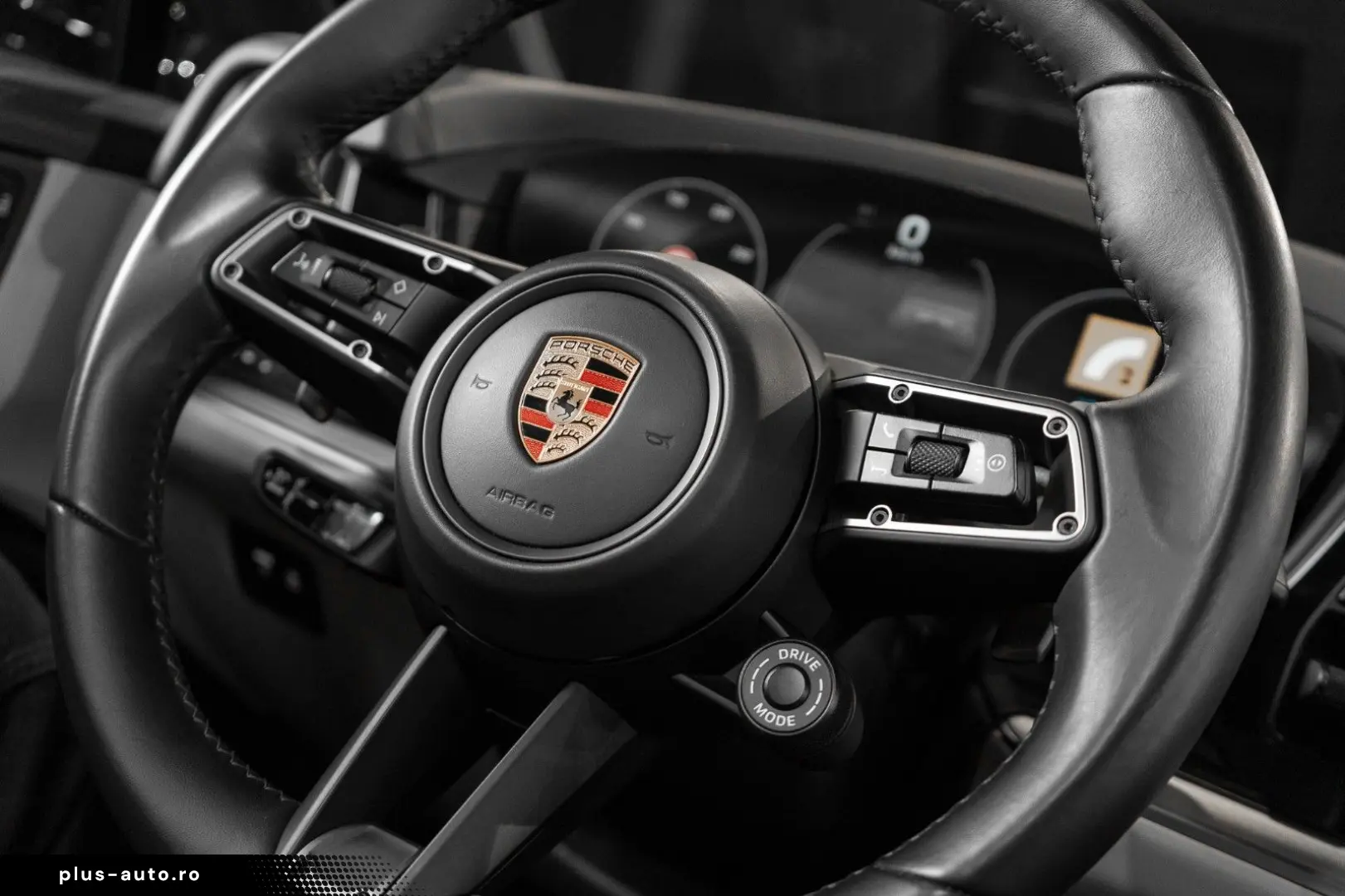 PORSCHE Cayenne Coupe Turbo E-Hybrid HD Matrix 360