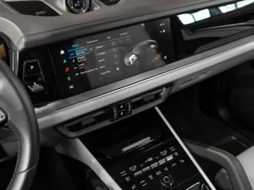 PORSCHE Cayenne Coupe Turbo E-Hybrid HD Matrix 360