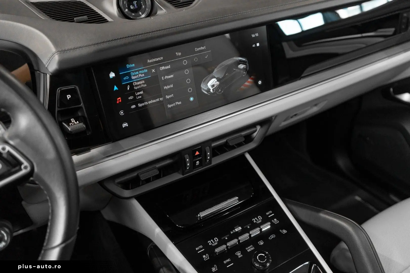 PORSCHE Cayenne Coupe Turbo E-Hybrid HD Matrix 360