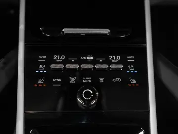 PORSCHE Cayenne Coupe Turbo E-Hybrid HD Matrix 360
