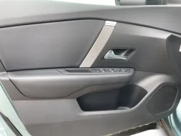 Citroën C4 1.2 130 Automatik Pure Tech LED