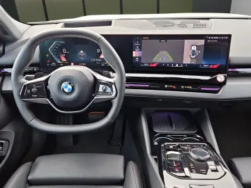 BMW 520i Lim. LED NAVI HUD ACC 360  MEMORY H K 18