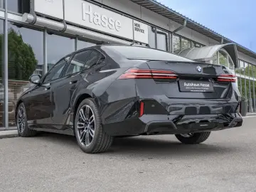 BMW 520d M-Sport 19Z AHK DrAs  HUD 360  adapLED