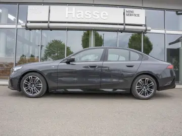 BMW 520d M-Sport 19Z AHK DrAs  HUD 360  adapLED