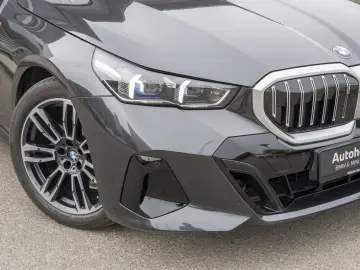BMW 520d M-Sport 19Z AHK DrAs  HUD 360  adapLED