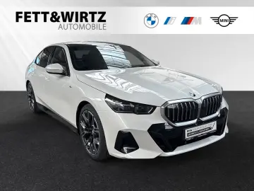 BMW 520d M Sport AHK Pano Autobahnass.