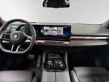 BMW 520d M Sport AHK Pano Autobahnass.