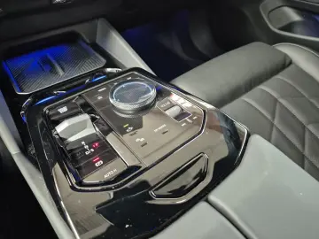 BMW 520d Limousine M Sport Pano 20 LMR Head-Up