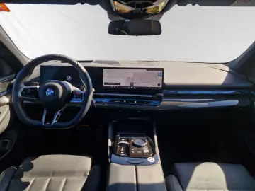 BMW 520d xDrive Limousine MSport Pano 20 LM Standhzg