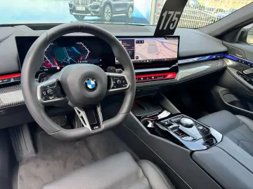 BMW 520d xDrive Limo M Sport PANO h&k DA  PA  St-Hzg