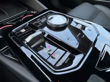 BMW 520d xDrive Limo M Sport PANO h&k DA  PA  St-Hzg