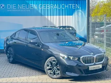 BMW 520d xDrive Limo M Sport PANO h&k DA  PA  St-Hzg