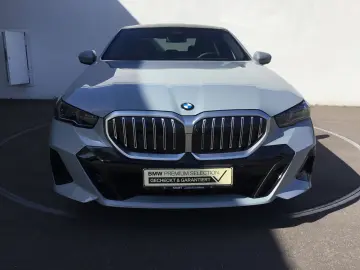 BMW 520d M SPORT PANO STANDHZ KAMERA ACC ESITZE