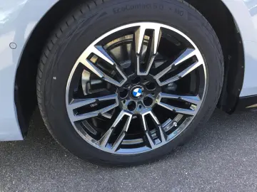 BMW 520d M SPORT PANO STANDHZ KAMERA ACC ESITZE