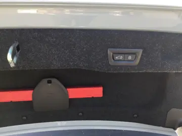BMW 520d M SPORT PANO STANDHZ KAMERA ACC ESITZE