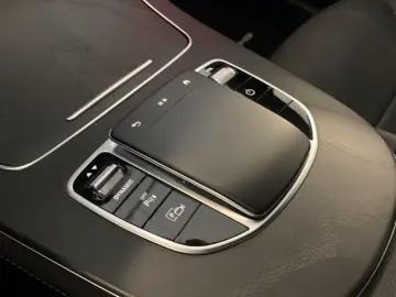 MERCEDES-BENZ E 300 de 4M AMG