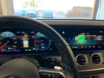 MERCEDES-BENZ E 300 de 4M AMG