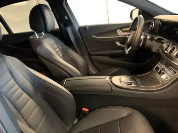 MERCEDES-BENZ E 300 de 4M AMG