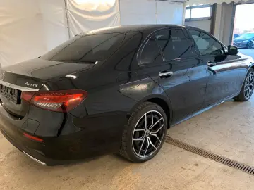 MERCEDES-BENZ E 300 de 4M AMG