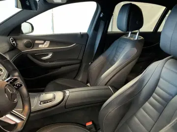 MERCEDES-BENZ E 300 de 4M AMG
