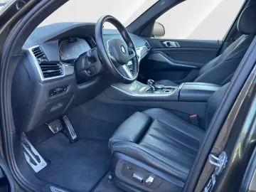 BMW X5 xDrive30d M-Sport  AHK  360   LC Professional