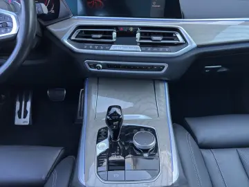 BMW X5 xDrive30d M-Sport  AHK  360   LC Professional