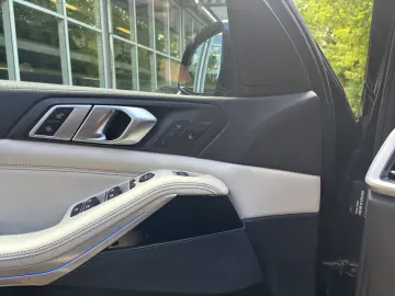 BMW X5 xDrive45e M Sport   Laser   360    2-AchsLuft
