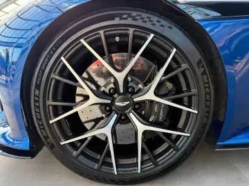 Aston Martin DB12 4.0 V8 Volante Ceramic