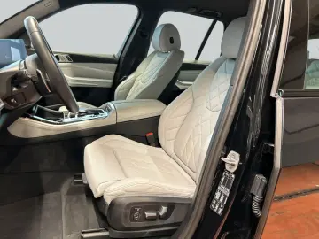 BMW X5 xDrive30d M-Paket AHK LED Harman Kardon