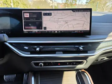 BMW X6 x40d M Sport Pro HUD ACC SuView H K PanoD.AHK