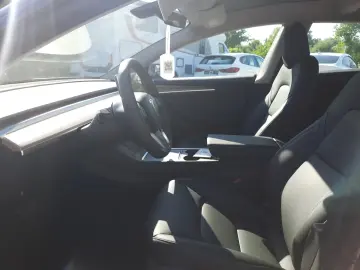 Tesla Model 3 Dual Long Range ACC Pano LM KAM LED