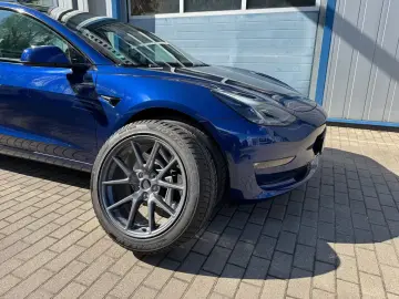 Tesla Model 3 Long Range Dual AWD EAP 8x-Tired