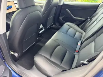 Tesla Model 3 Long Range Dual AWD EAP 8x-Tired
