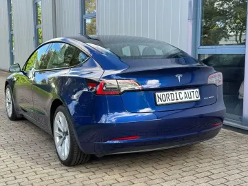 Tesla Model 3 Long Range Dual AWD EAP 8x-Tired