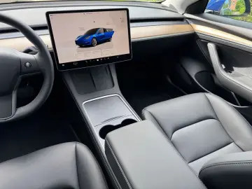 Tesla Model 3 Long Range Dual AWD EAP 8x-Tired