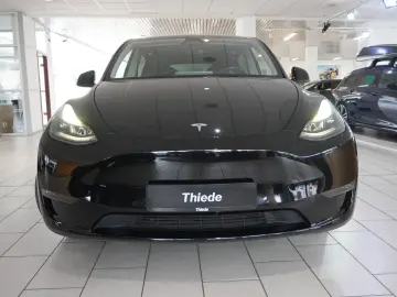 TESLA Model Y LONGRANGE DUAL-MOTOR NAVI KAMERA DAB AMD