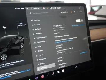 TESLA Model Y LONGRANGE DUAL-MOTOR NAVI KAMERA DAB AMD